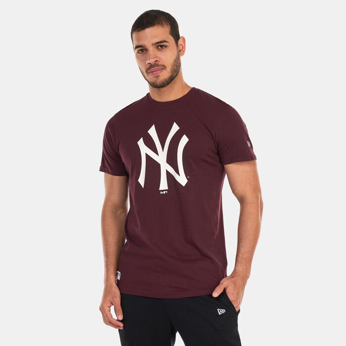 New Era Men's New York Yankees MLB Team Logo T-Shirt Purple New Era Men's New York Yankees MLB Team Logo T-Shirt Purple image number 0