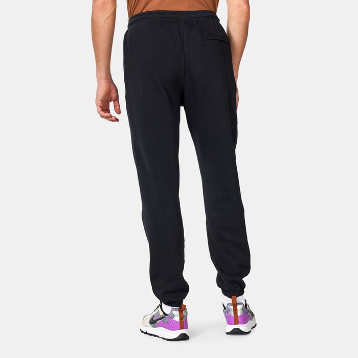 Nike Men's Club Fleece Cuffed Trousers Black Nike Men's Club Fleece Cuffed Trousers Black image number 1