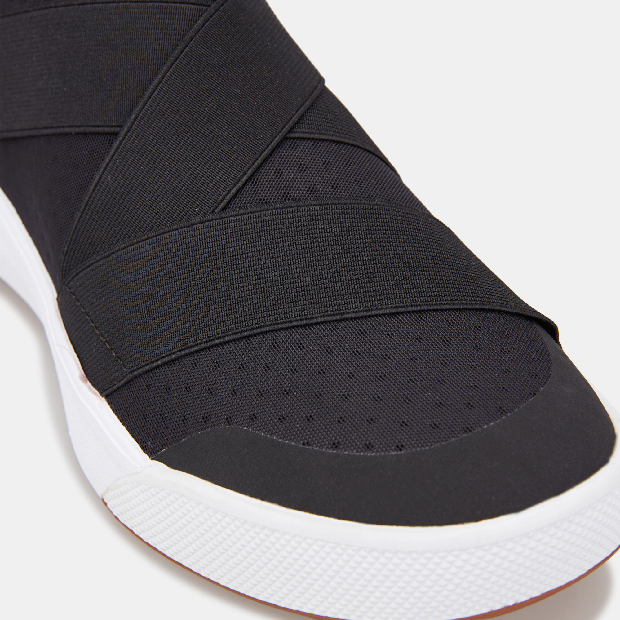 Buy Vans UltraRange Gore Hi Unisex Shoe Black in KSA SSS