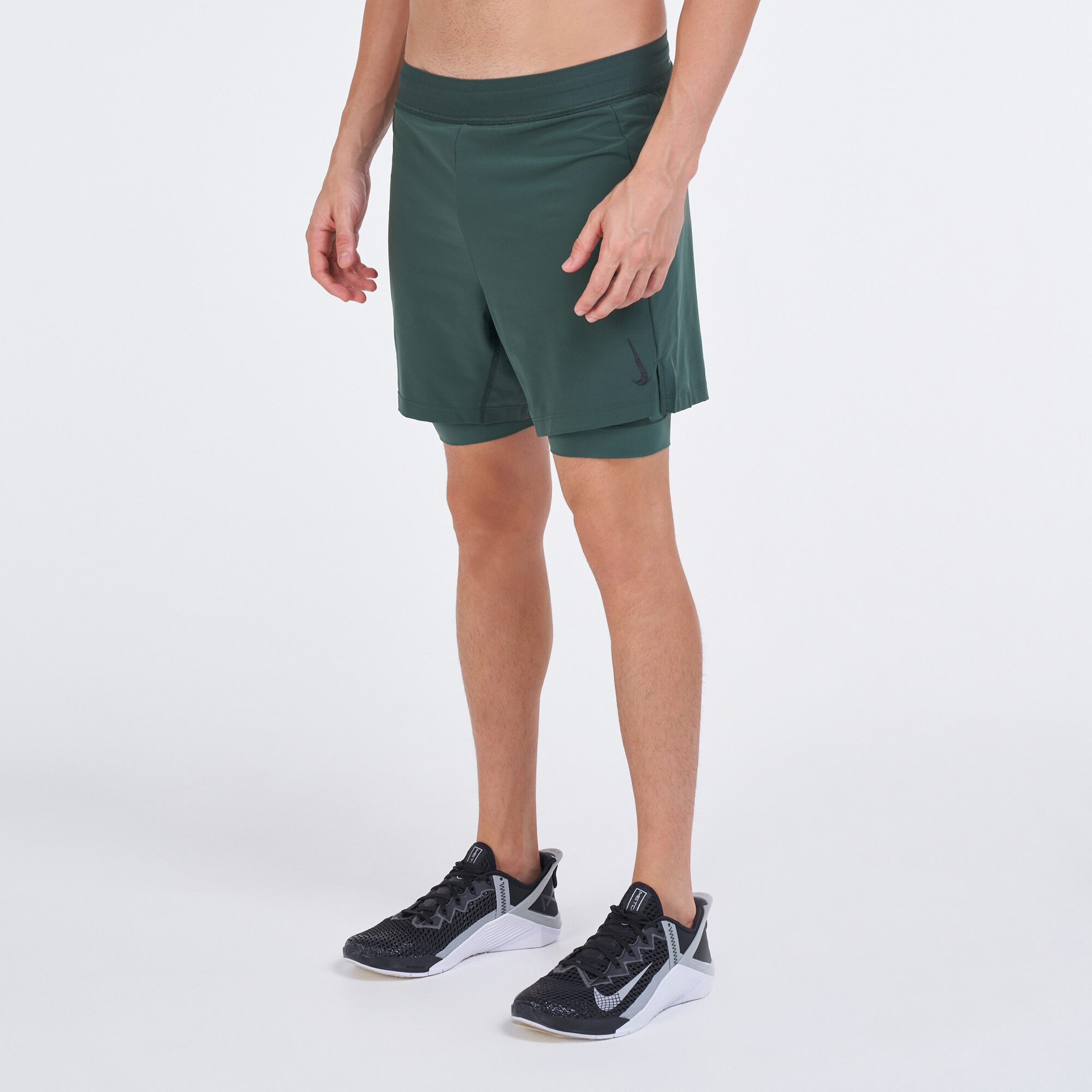 Nike short yoga deals