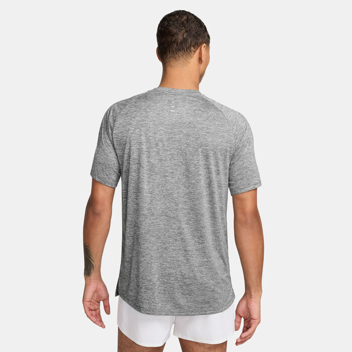 Nike Men's Stride Dri-FIT ADV Running Top Grey Nike Men's Stride Dri-FIT ADV Running Top Grey image number 1