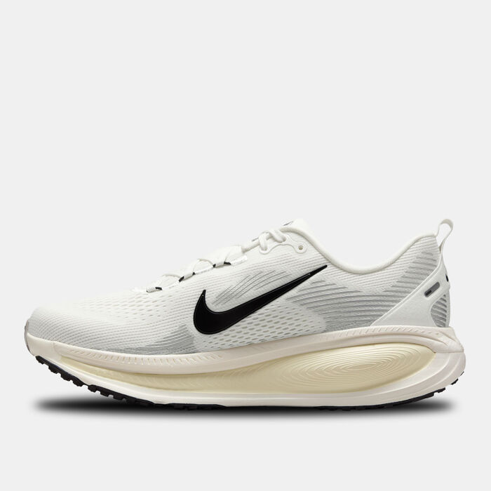 Nike Men's Vomero 18 Road Running Shoes Ivory Nike Men's Vomero 18 Road Running Shoes Ivory image number 2