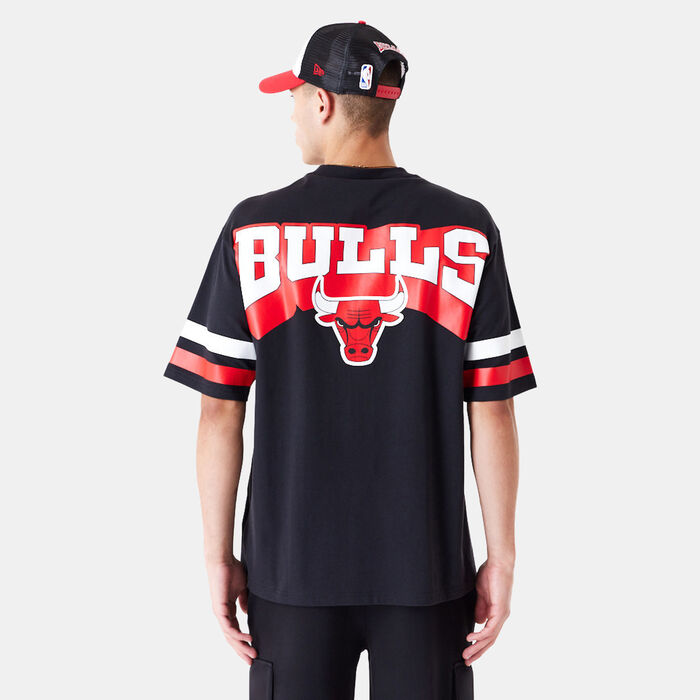New Era Men's NBA Chicago Bulls Arch Graphic T-Shirt Black New Era Men's NBA Chicago Bulls Arch Graphic T-Shirt Black image number 1