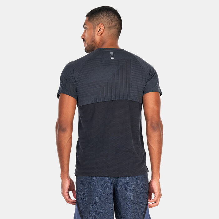 Under Armour Men's UA Streaker Deco Diamond T-Shirt Black Under Armour Men's UA Streaker Deco Diamond T-Shirt Black image number 1