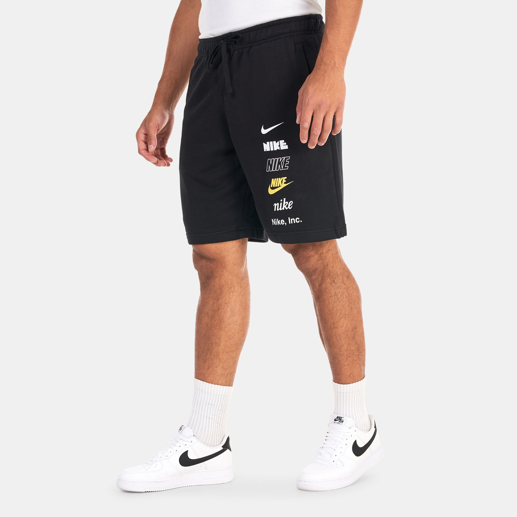 Nike best sale shorts logo