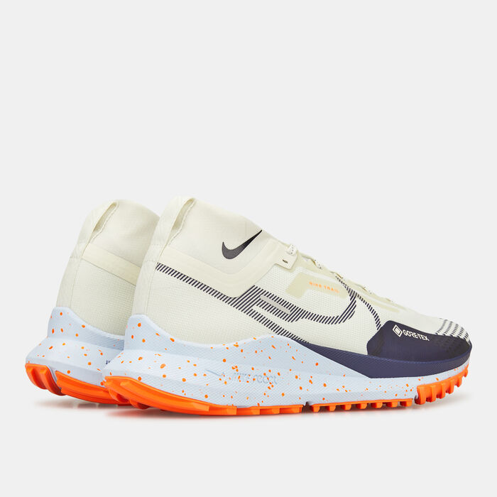 Nike Men's Pegasus Trail 4 GORE-TEX Waterproof Trail-Running Shoes Grey image number 3