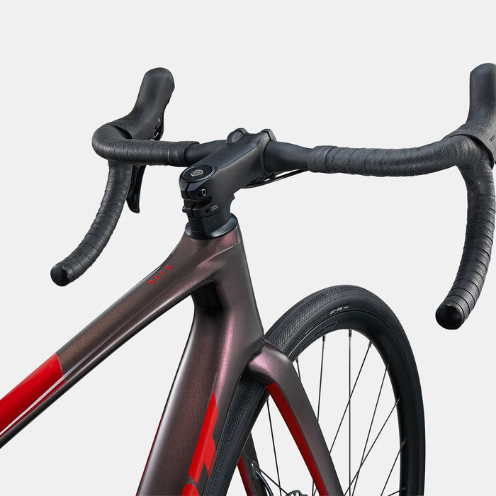 Giant Defy Advanced 2 Road Bike Red Giant Defy Advanced 2 Road Bike Red image number 7