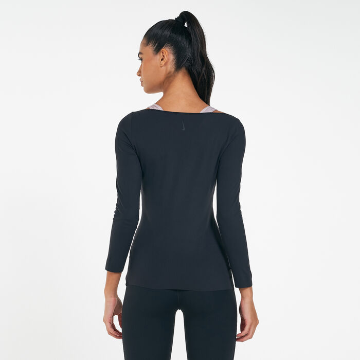 Nike Women's Yoga Luxe T-Shirt Black Nike Women's Yoga Luxe T-Shirt Black image number 1