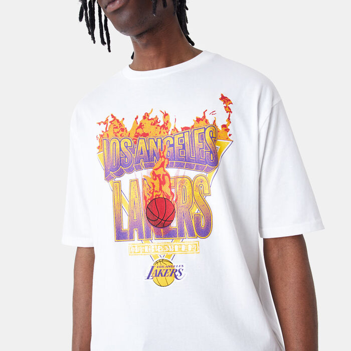 New Era Men's NBA Los Angeles Lakers Flame Graphic T-Shirt White New Era Men's NBA Los Angeles Lakers Flame Graphic T-Shirt White image number 4