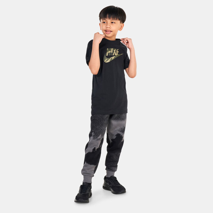 Nike Kids' Sportswear Club Seasonal Camo T-Shirt Black Nike Kids' Sportswear Club Seasonal Camo T-Shirt Black image number 2