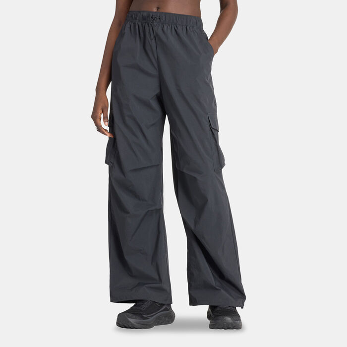 New Balance Women's Seasonal Cargo Pants Black New Balance Women's Seasonal Cargo Pants Black image number 0