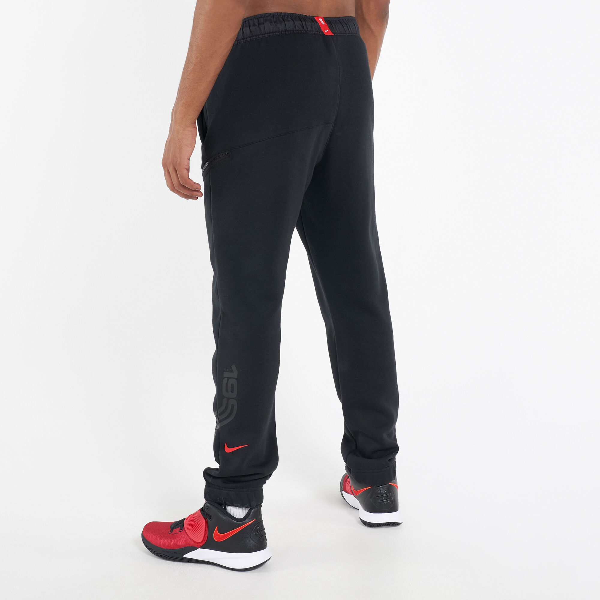 Nike kyrie sales fleece pants