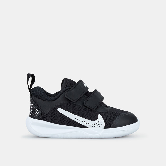 Nike Kids' Omni-Multi Court Running Shoe (Baby and Toddler) Black Nike Kids' Omni-Multi Court Running Shoe (Baby and Toddler) Black image number 0