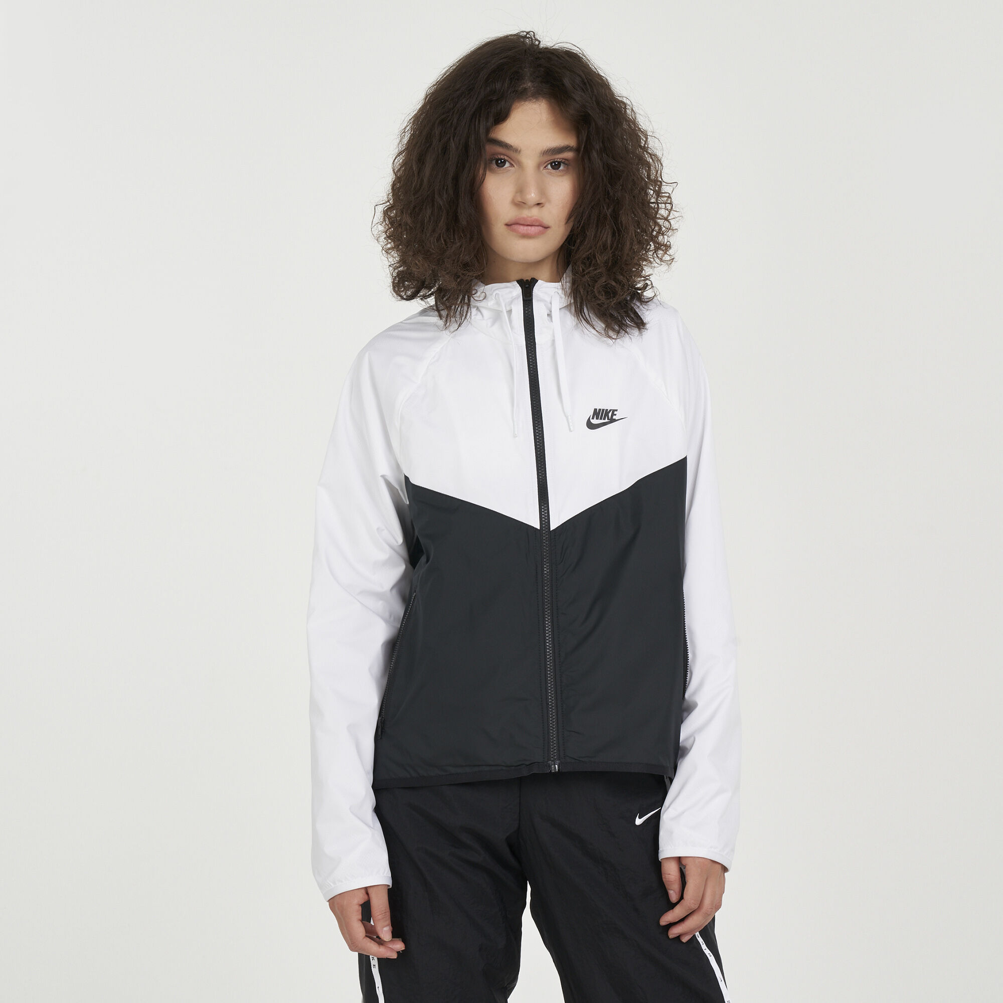 Windrunner women's jacket windbreaker white/black hotsell
