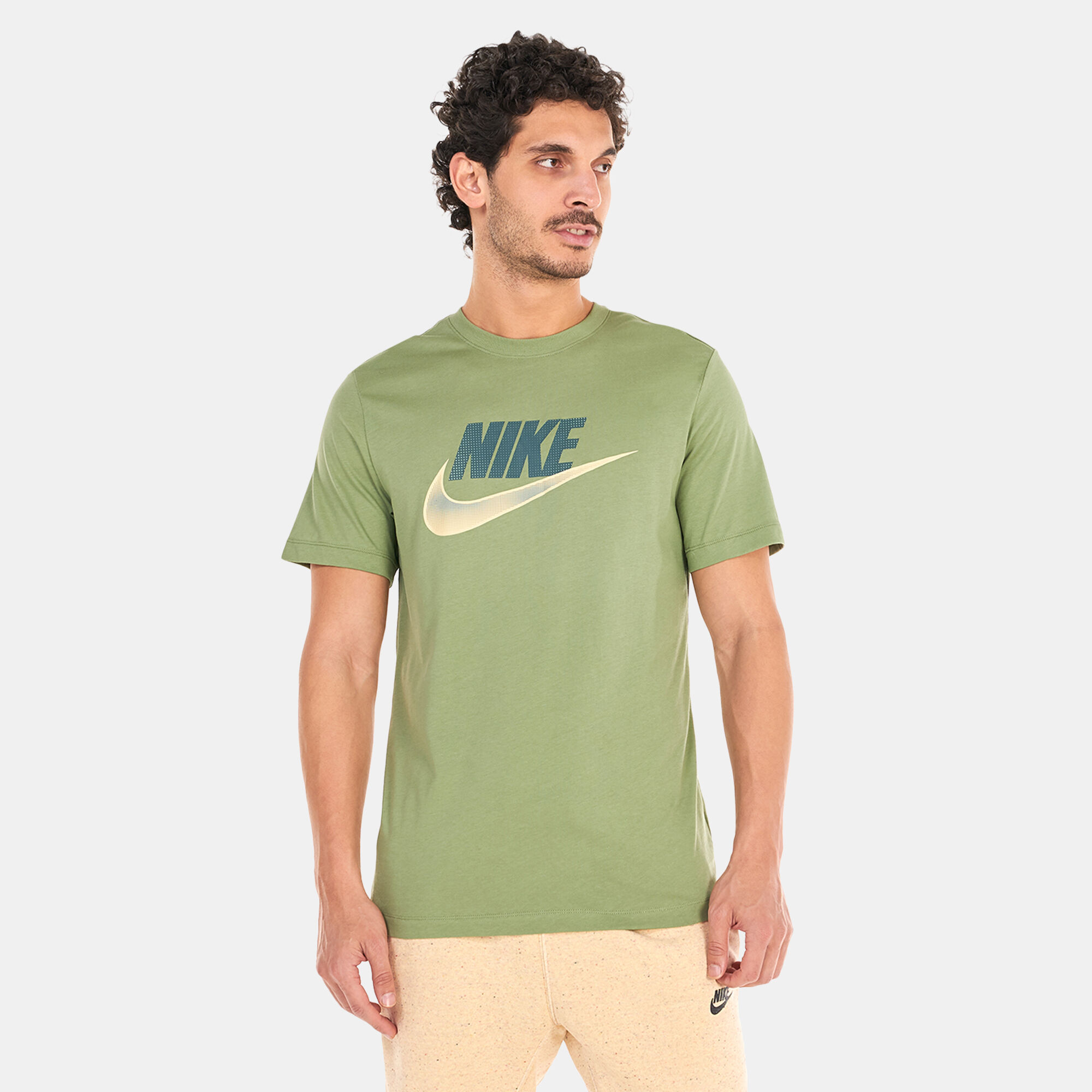 Buy Nike Men s Sportswear T Shirt Green in KSA SSS