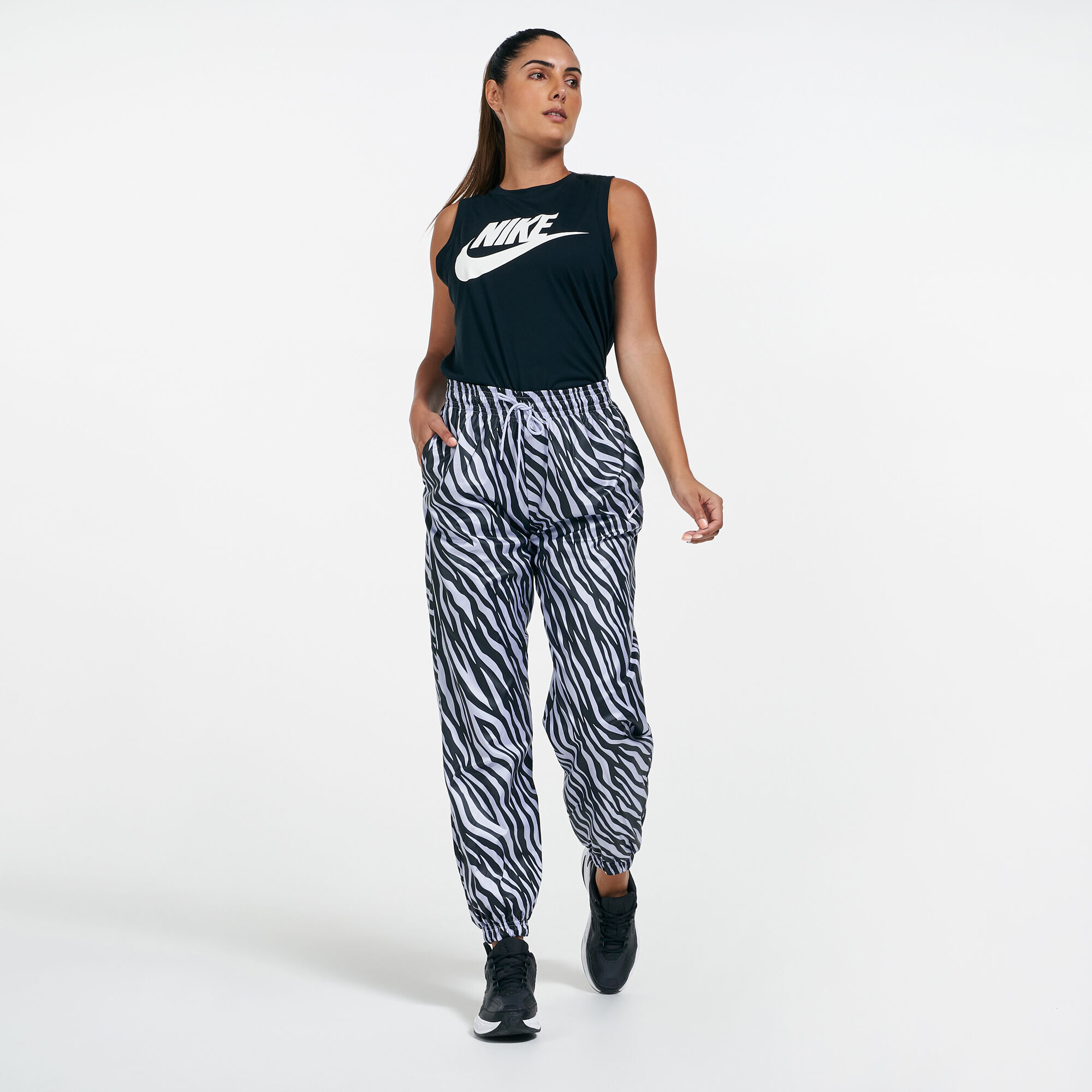 Women's striped 2024 joggers nike sportswear