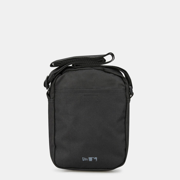 New Era Men's New York Yankees Crossbody Bag Black New Era Men's New York Yankees Crossbody Bag Black image number 1
