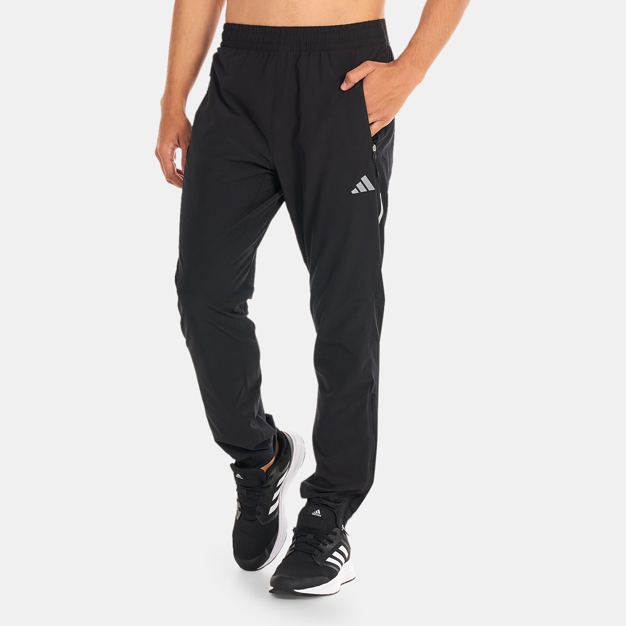 Adidas lightweight sweatpants 2025