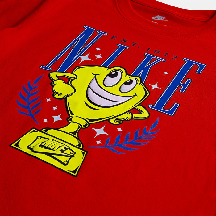 Nike Kids' Trophy Graphic T-Shirt Red Nike Kids' Trophy Graphic T-Shirt Red image number 2