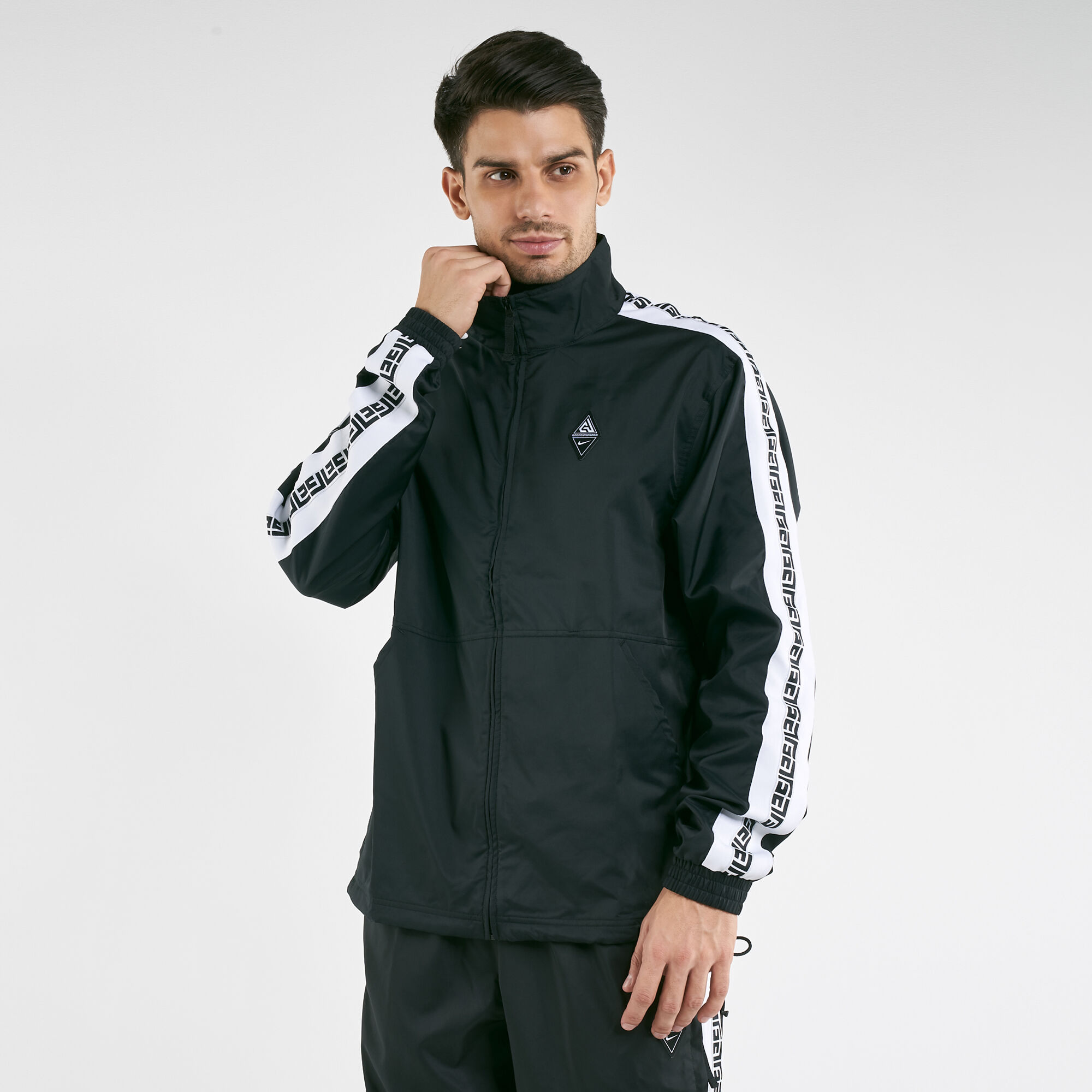 Nike lightweight online track jacket