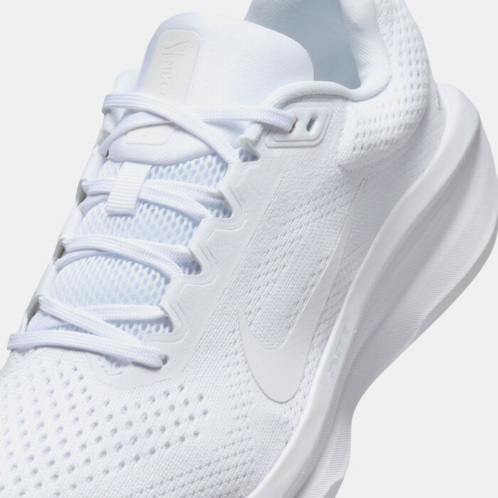 Nike Women's Winflo 11 Road Running Shoes White image number 4