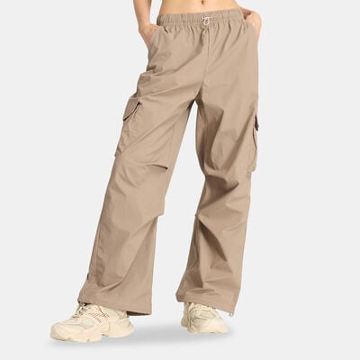 New Balance Women's Seasonal Cargo Pants Beige New Balance Women's Seasonal Cargo Pants Beige