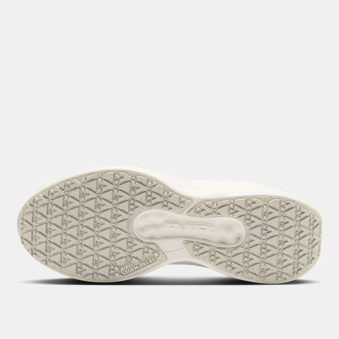 Nike Women's Winflo 11 GORE-TEX Road Running Shoes White Nike Women's Winflo 11 GORE-TEX Road Running Shoes White image number 4