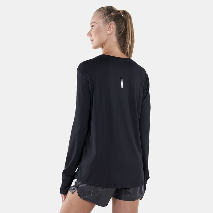 Nike Women's Dri-FIT Element Running Crew T-Shirt (Plus Size) Black image number 1