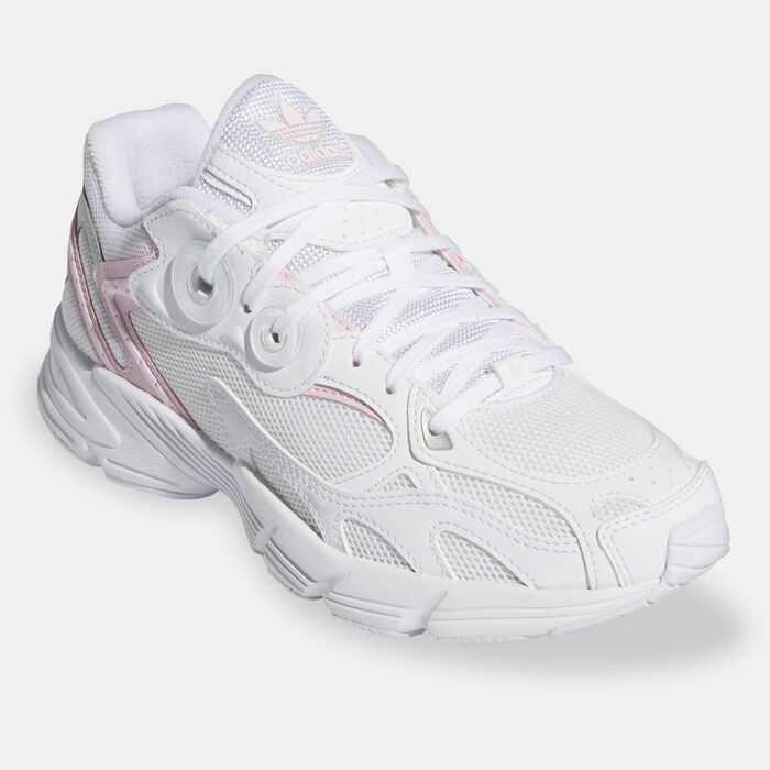 adidas Originals Women's Astir Shoe White image number 1