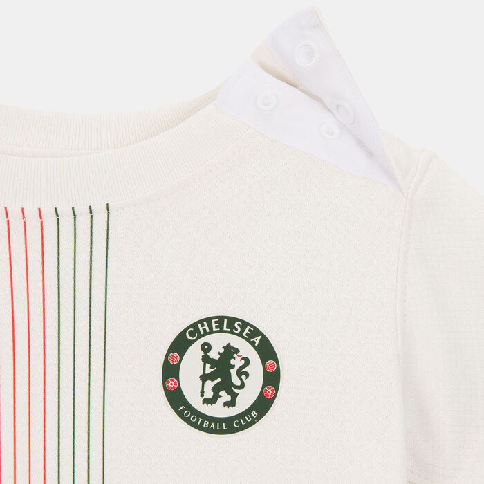 Nike Kids' Chelsea 25/26 Away Replica 3-Piece Football Kit Ivory Nike Kids' Chelsea 25/26 Away Replica 3-Piece Football Kit Ivory image number 2