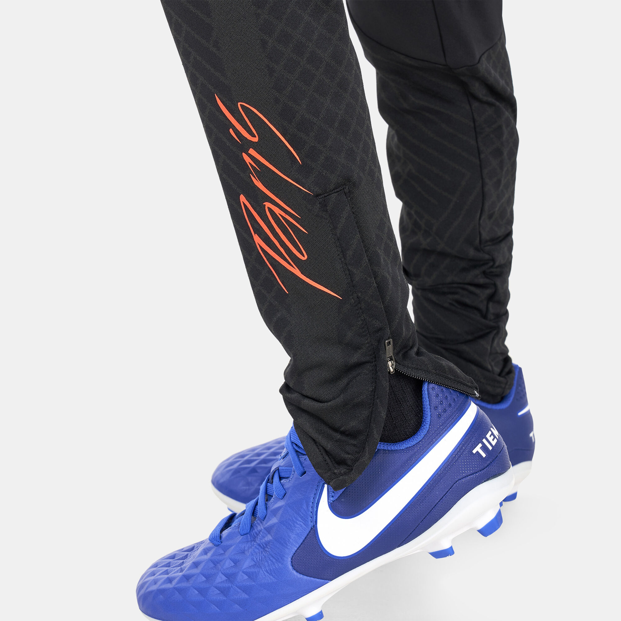 Kids Paris Saint Germain Dri FIT Strike Away Football Pants Older Kids Black Nike in KSA SSS