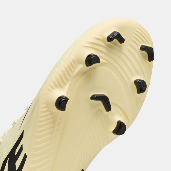 Nike Kids' Mercurial Superfly 9 Club Multi-Ground High-Top Football Shoes (Younger and Older Kids) Ivory Nike Kids' Mercurial Superfly 9 Club Multi-Ground High-Top Football Shoes (Younger and Older Kids) Ivory image number 4