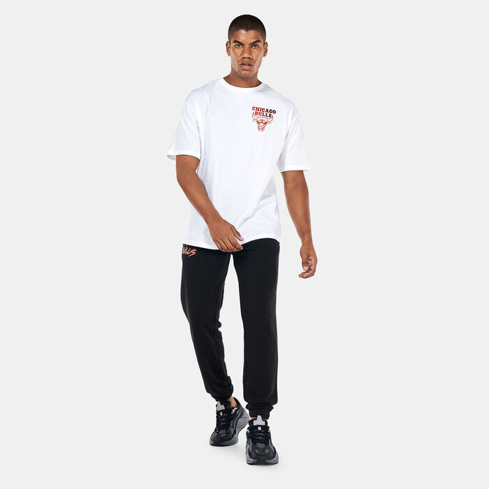 New Era Men's Chicago Bulls NBA Script Black Joggers Black New Era Men's Chicago Bulls NBA Script Black Joggers Black image number 2