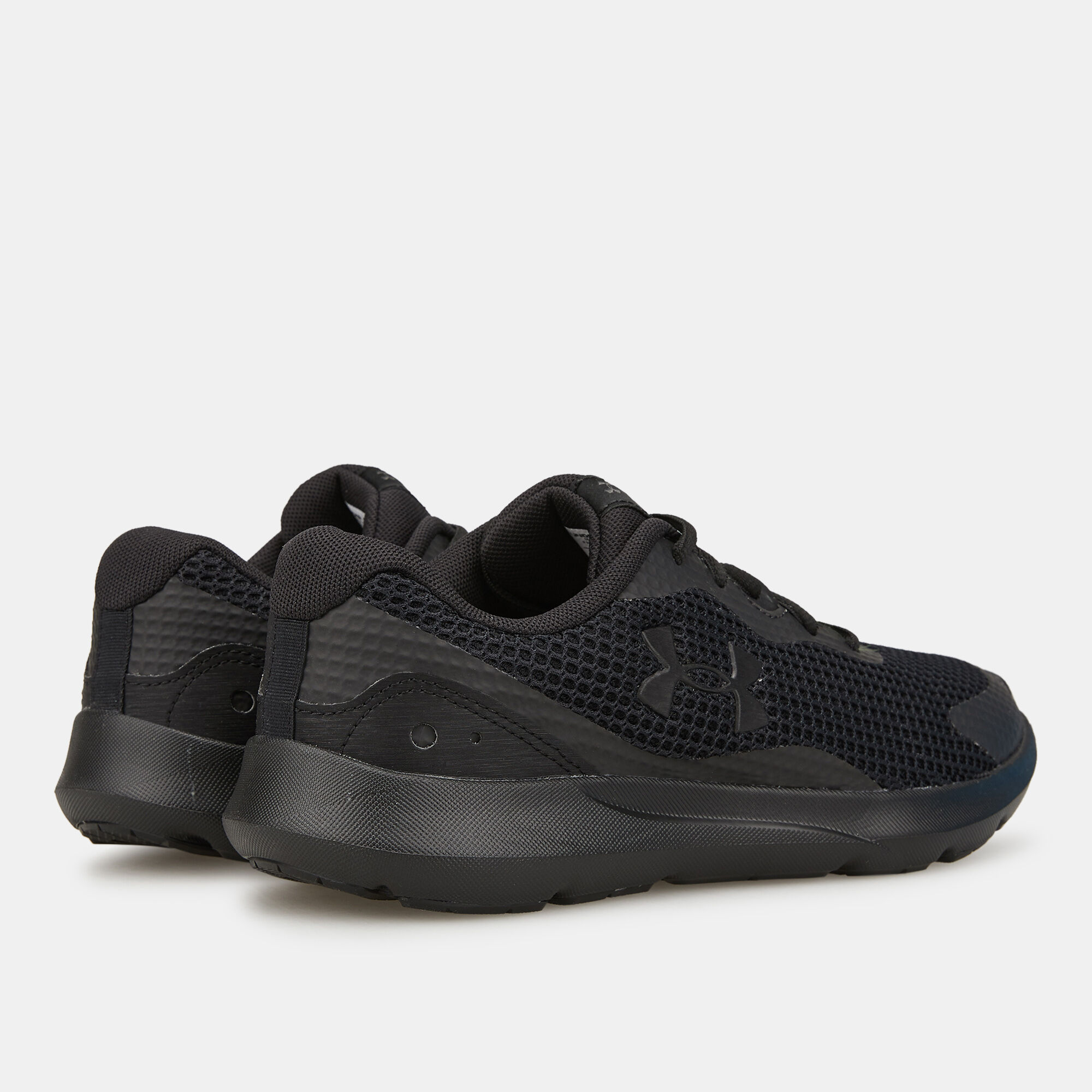 Under armour surge sneaker hotsell