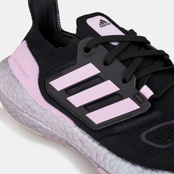 adidas Women's Ultraboost 22 Shoe Black image number 4