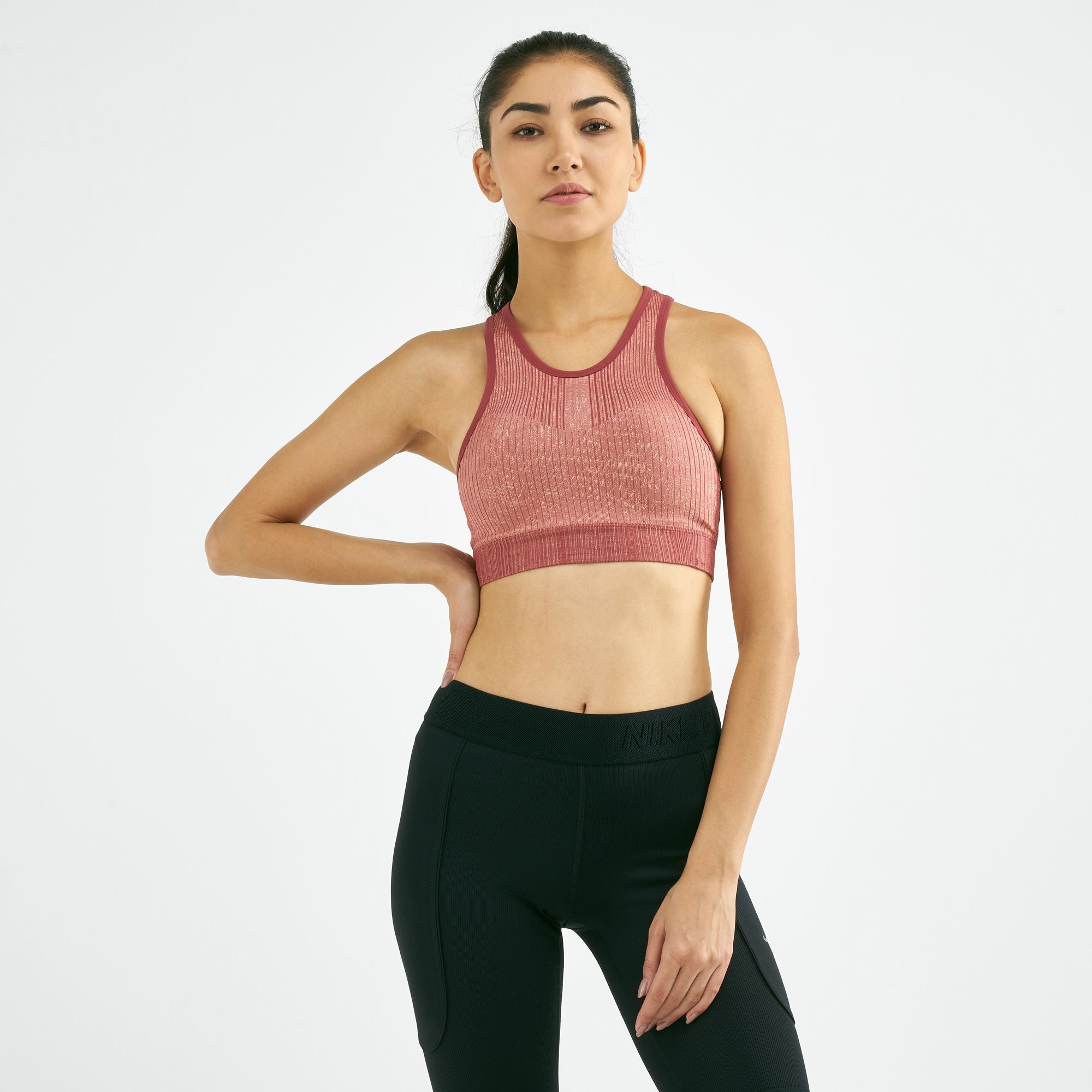 Nike Women s Tech Pack City Ready Seamless Sports Bra