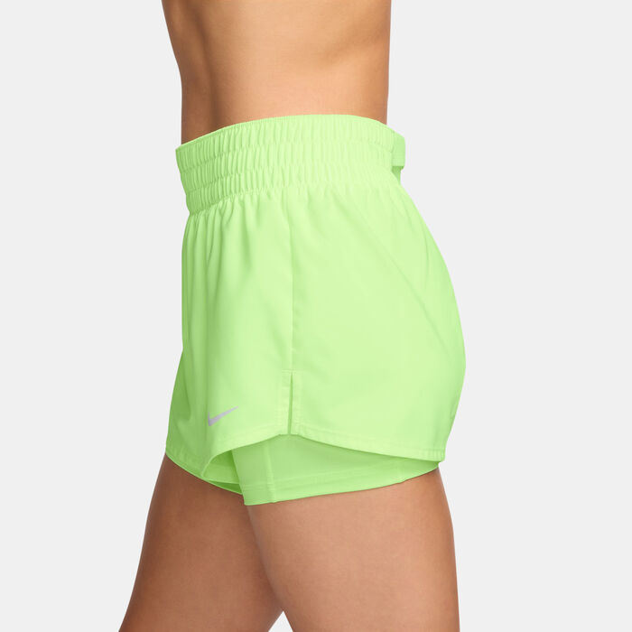 Nike Women's One Dri-FIT Mid-Rise 2-in-1 Shorts Green Nike Women's One Dri-FIT Mid-Rise 2-in-1 Shorts Green image number 2