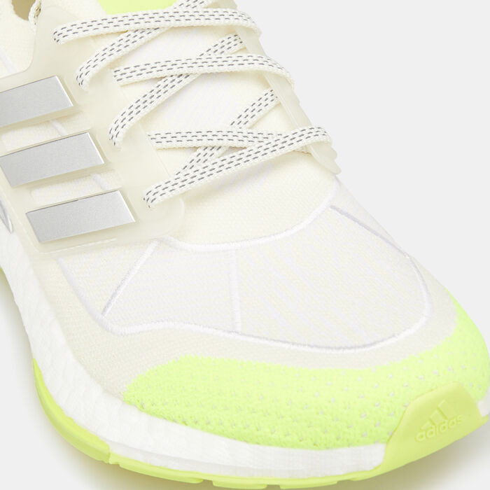 adidas Women's Ultraboost Shoe Beige adidas Women's Ultraboost Shoe Beige image number 4