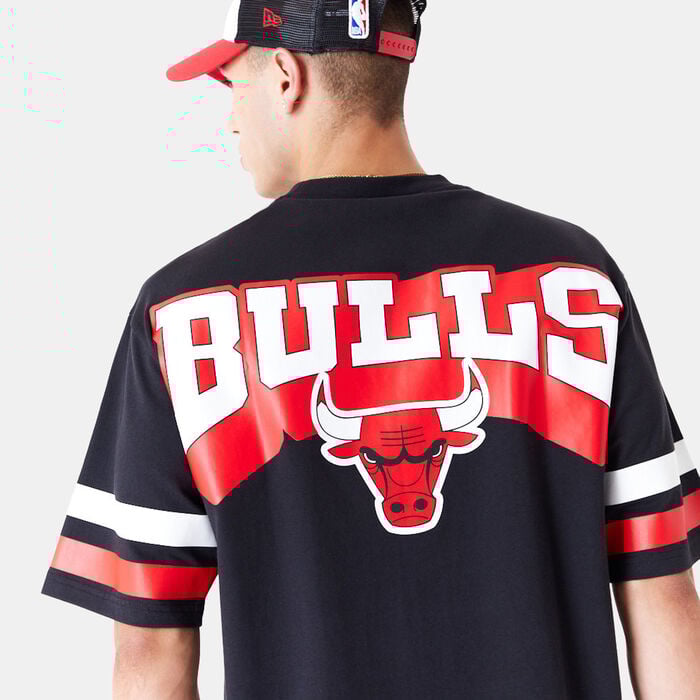 New Era Men's NBA Chicago Bulls Arch Graphic T-Shirt Black New Era Men's NBA Chicago Bulls Arch Graphic T-Shirt Black image number 3