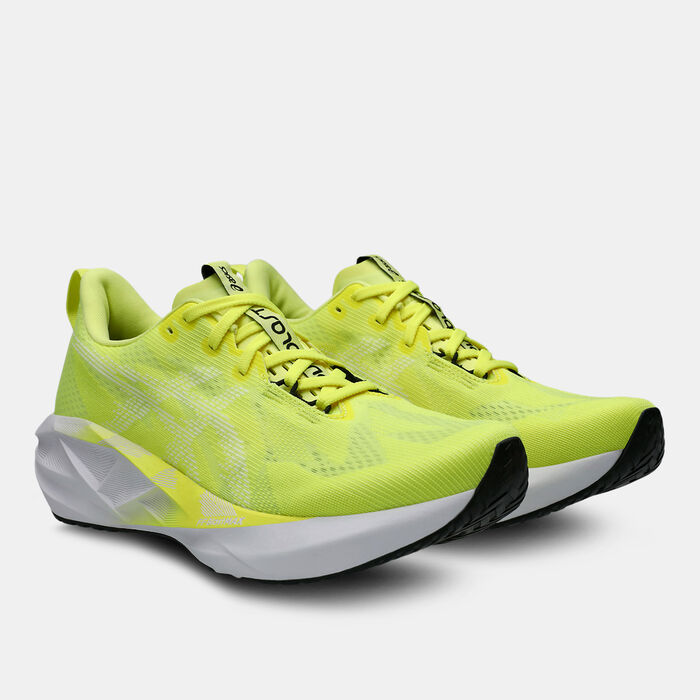 ASICS Men's NOVABLAST 5 Running Shoes Green ASICS Men's NOVABLAST 5 Running Shoes Green image number 1