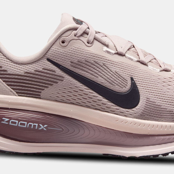 Nike Women's Vomero 18 Road Running Shoes Red image number 2