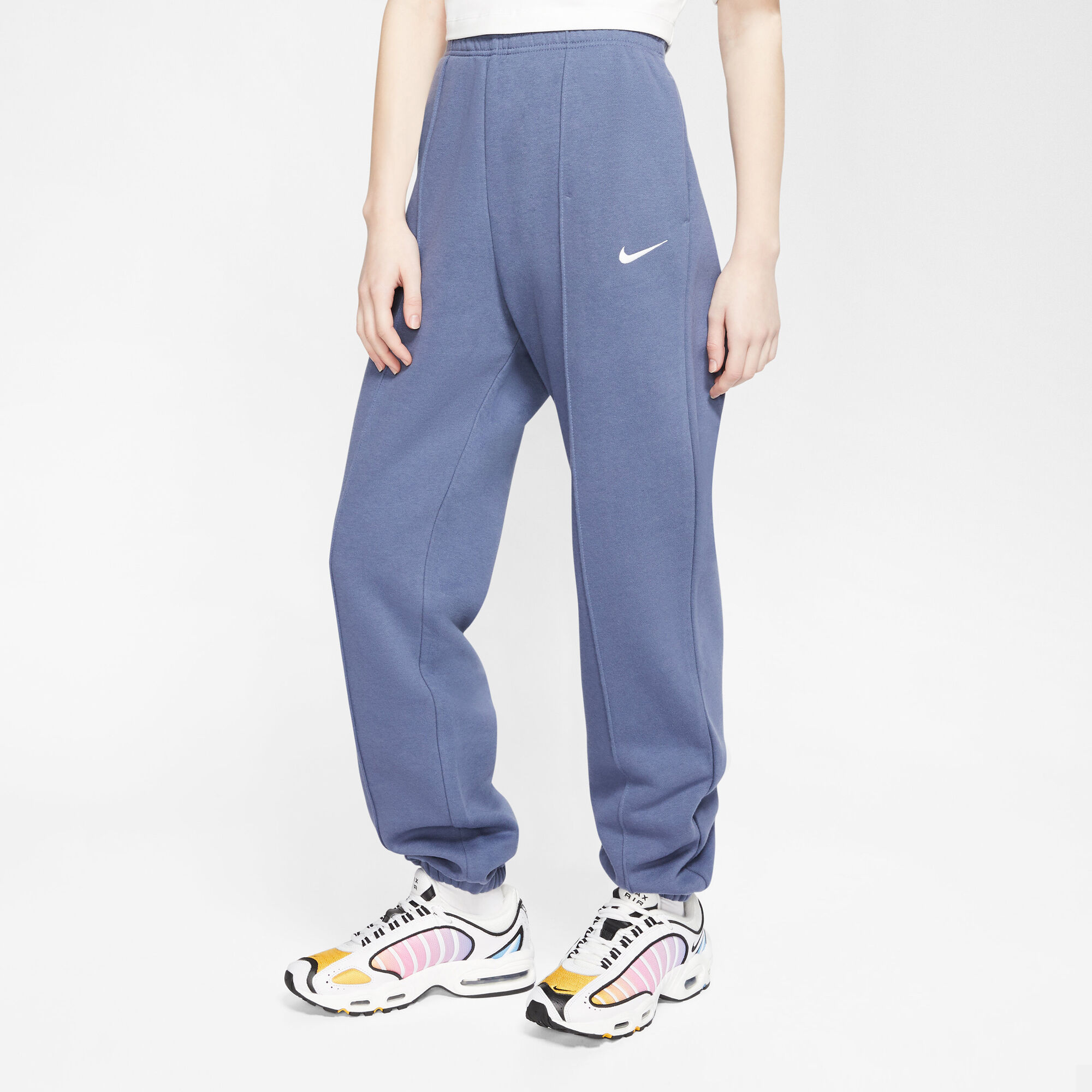 Buy Nike Women's Sportswear Essential Fleece Sweatpants Blue in KSA -SSS
