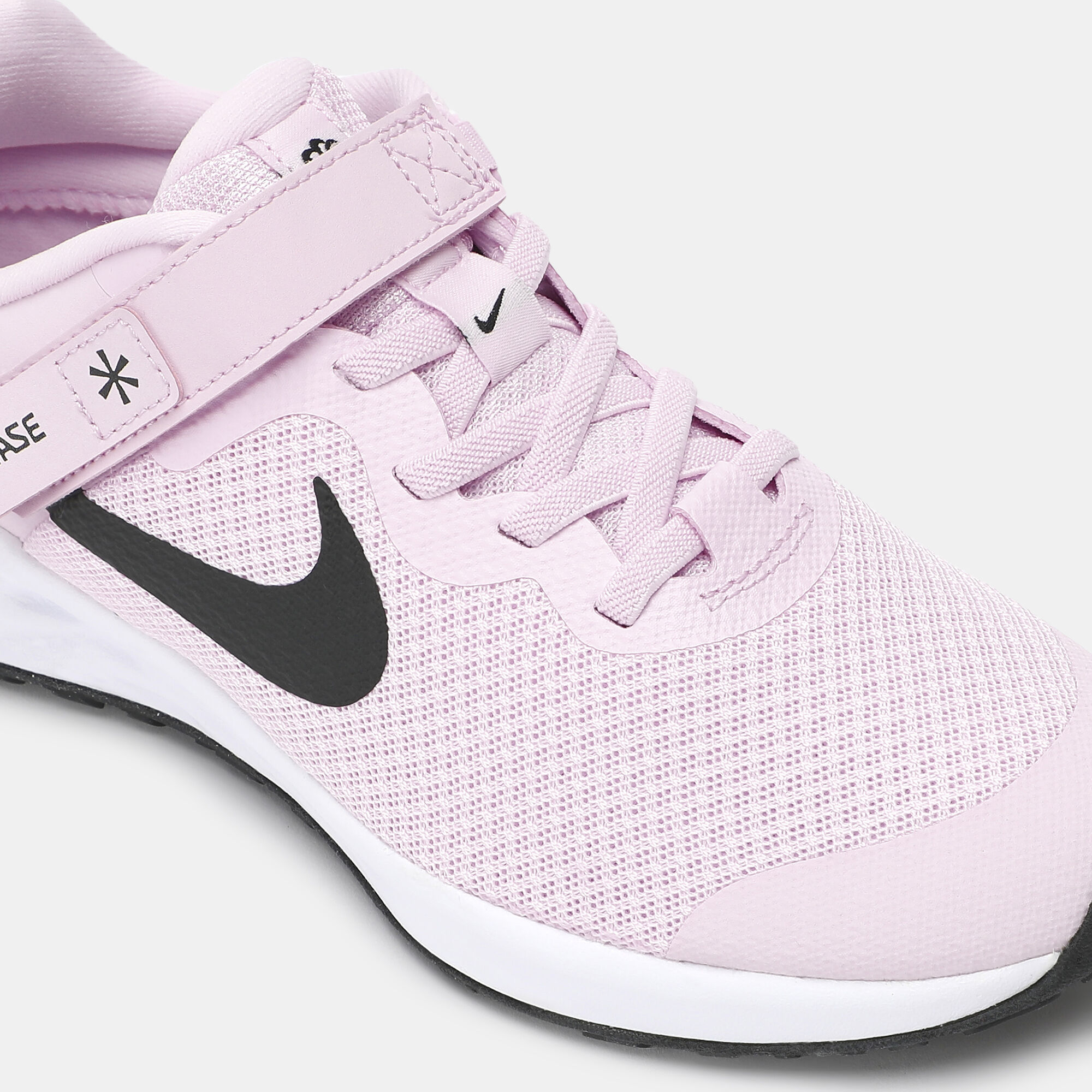Nike revolution 4 girls trainers online