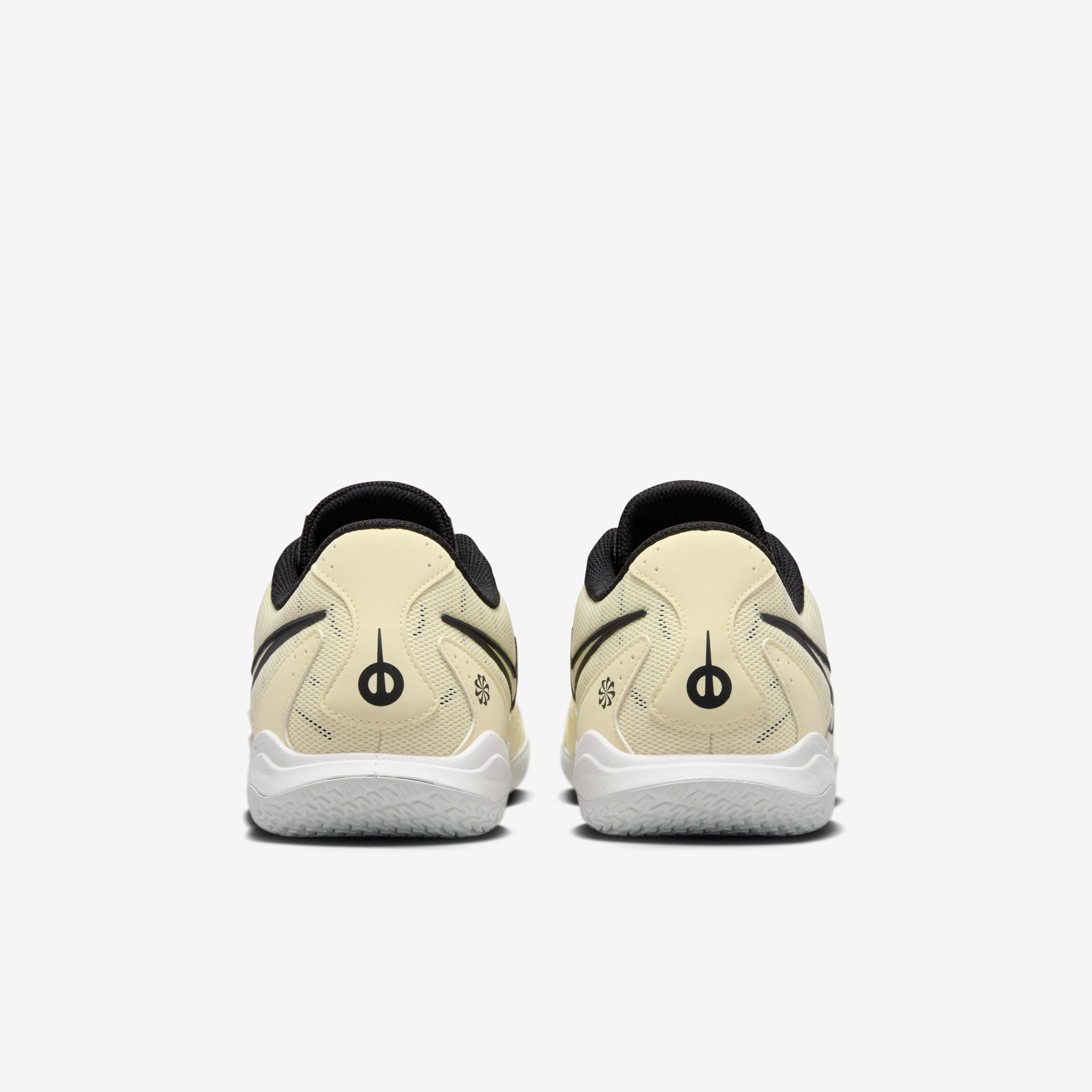 Nike tiempo indoor football trainers clearance
