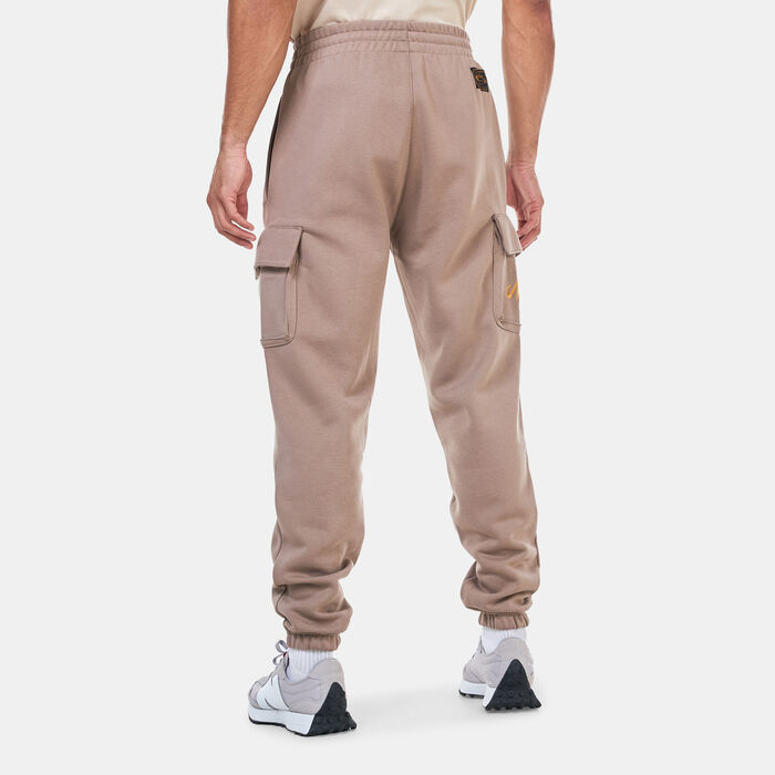 New Era Men's Script Cargo Sweatpants Beige New Era Men's Script Cargo Sweatpants Beige image number 1