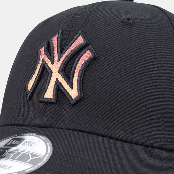 New Era Men's Gradient New York Yankees Logo 9FORTY Cap Black New Era Men's Gradient New York Yankees Logo 9FORTY Cap Black image number 2