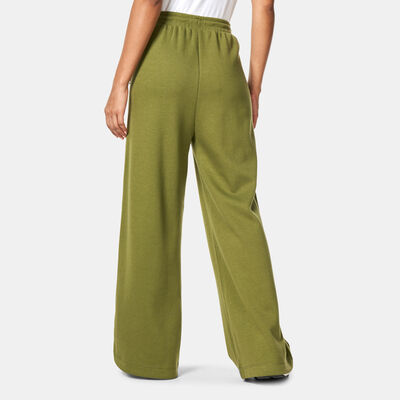 PUMA Women's Classics+ Relaxed Sweatpants Green