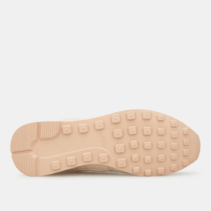 Nike Women's Internationalist Shoe Beige image number 3