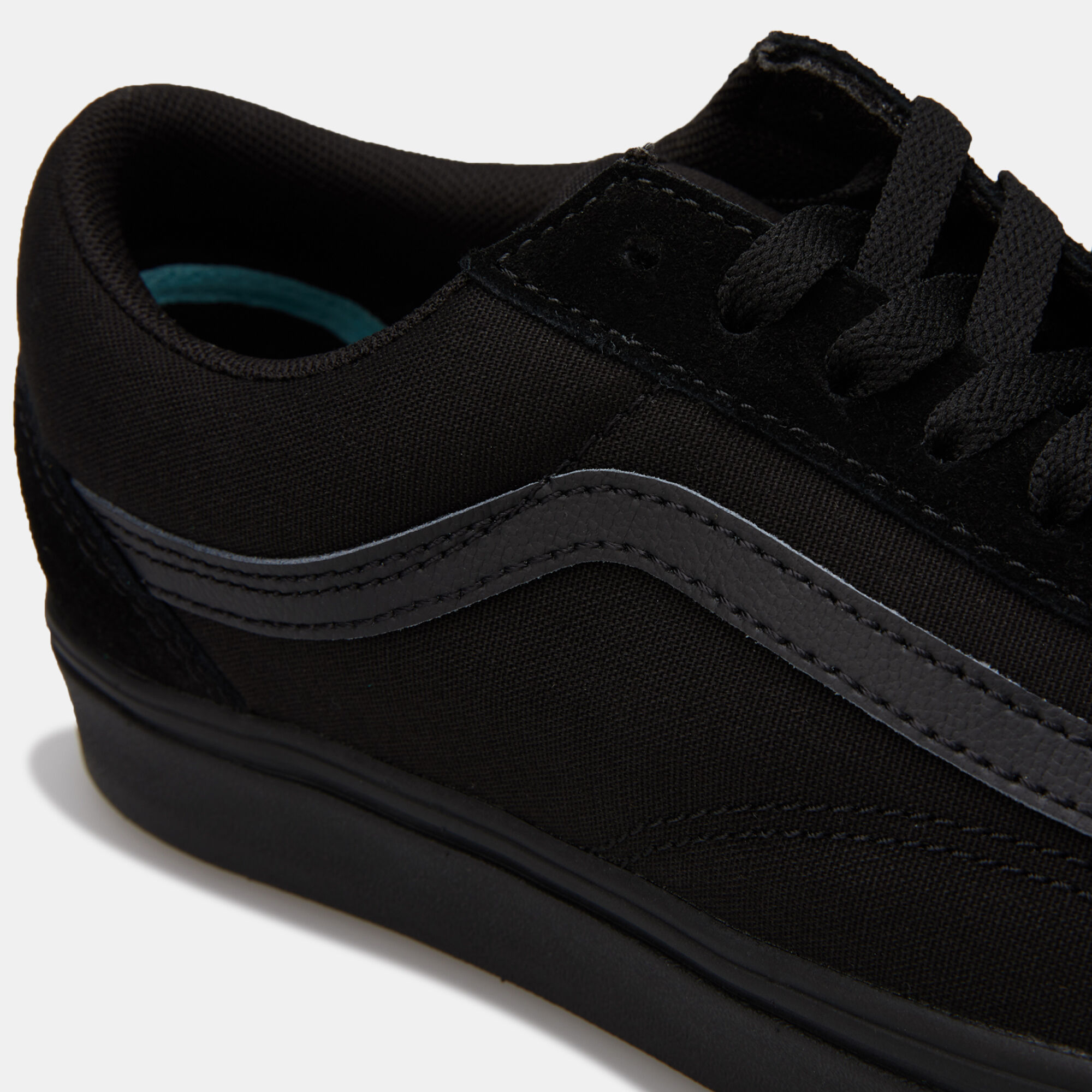 Two Tone ComfyCush Old Skool Unisex Shoe Black Vans in KSA SSS