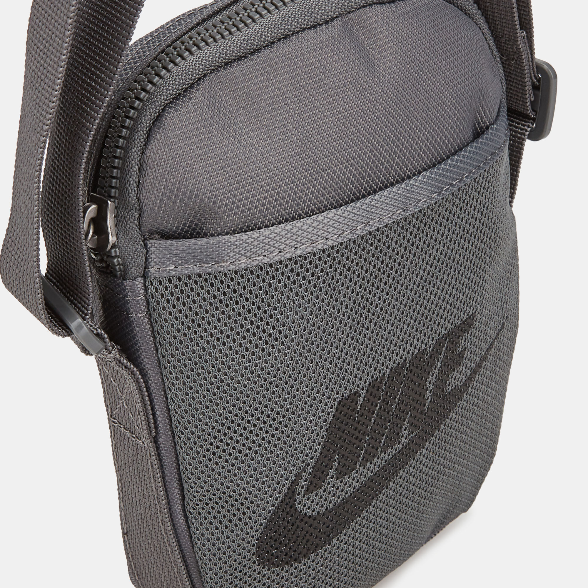 Jd sports 2025 small man bags